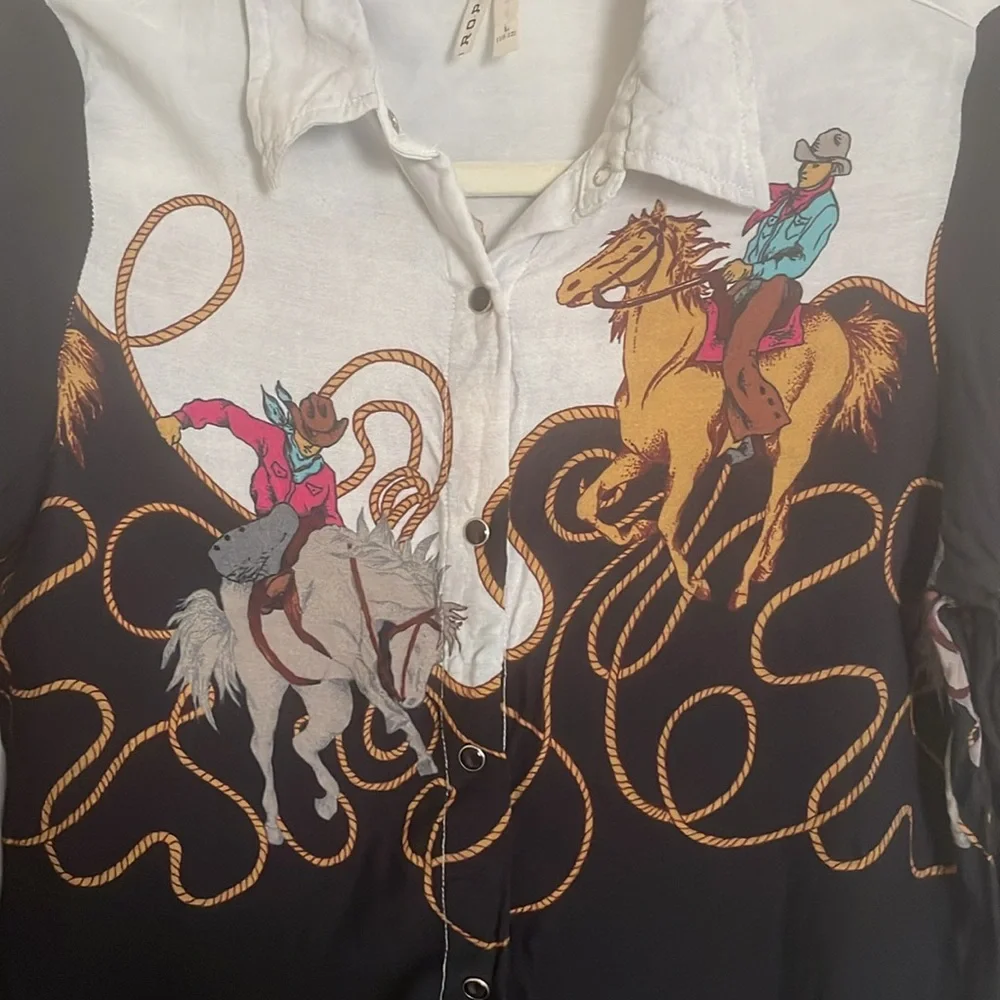 Roper Girls Vintage Style Cowboys and Horses Western Button Down Shirt - Picture 5 of 9
